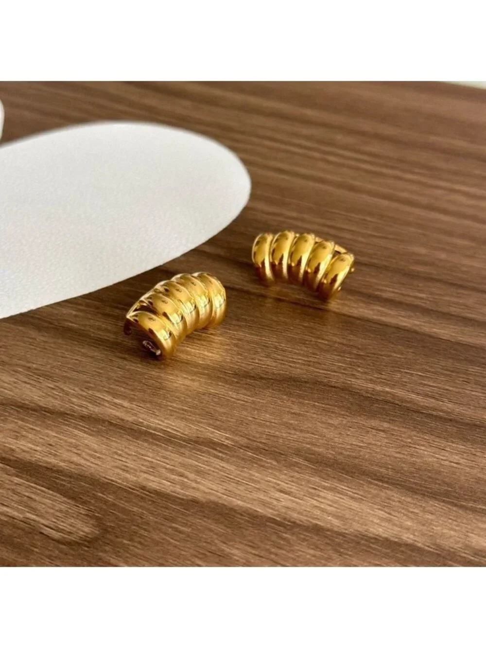 Gold Hoop Earrings Q183